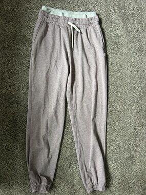 Vuori Mauve and Heather Gray Joggers with Contrast Waistband